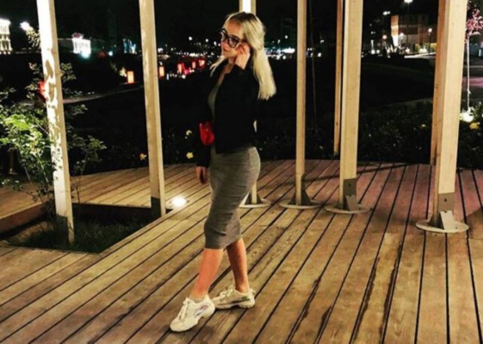 Así es Nadezhda Zhúkova, la sexy enfermera que se volvió modelo