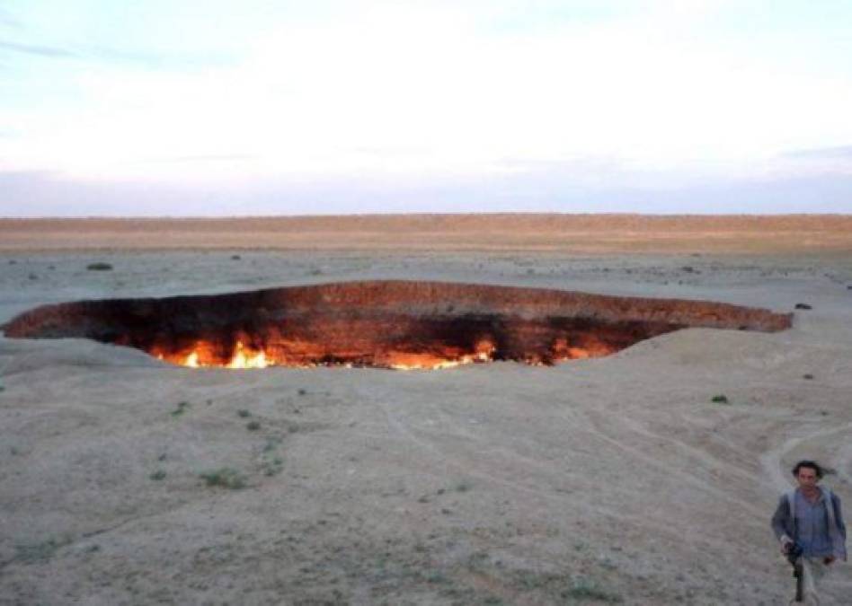 La misteriosa Puerta del infierno, un cráter que crece y arde sin parar (FOTOS)  