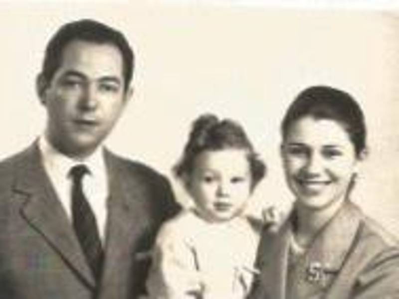 María Elena Bottazzi junto a su padre, Luis Armando Bottazzi, y su mamá, Gabriela Rovida.