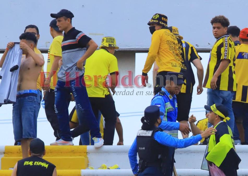 Imágenes que muestran el rostro del violento hombre que atacó a policía en el Olímpico