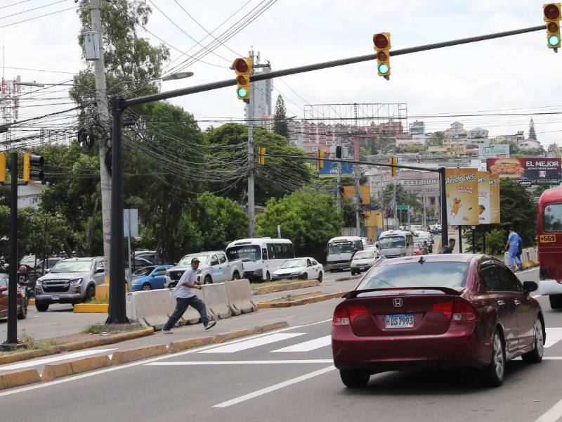 Desde las 11:00 de la noche del lunes comenzarán los cierres de calles en sectores cercanos al recorrido de los desfiles patrios.