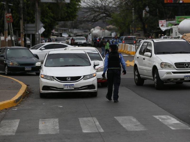 Unos 42,000 vehículos circulan a diario por la salida al sur de Tegucigalpa, según datos de la Secretaría de Infraestructura y Transporte .