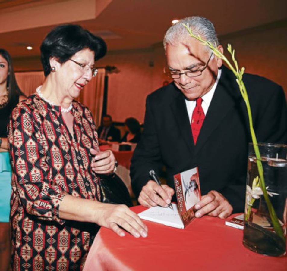 Cristian Kafie presentó su libro