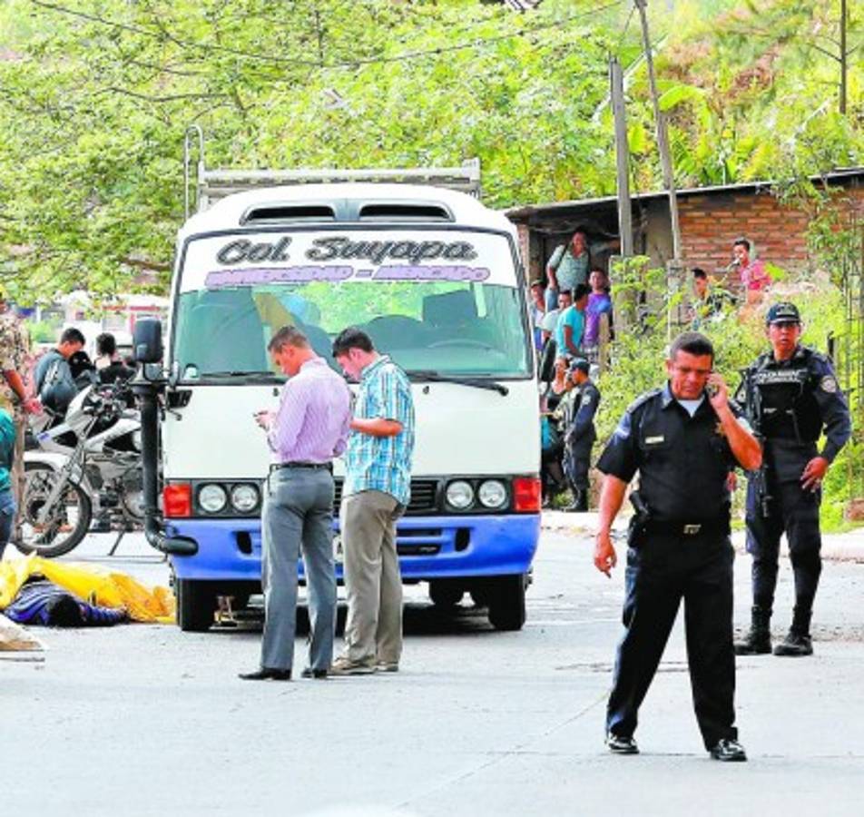 Exconvictos eran los asaltantes del autobús rapidito