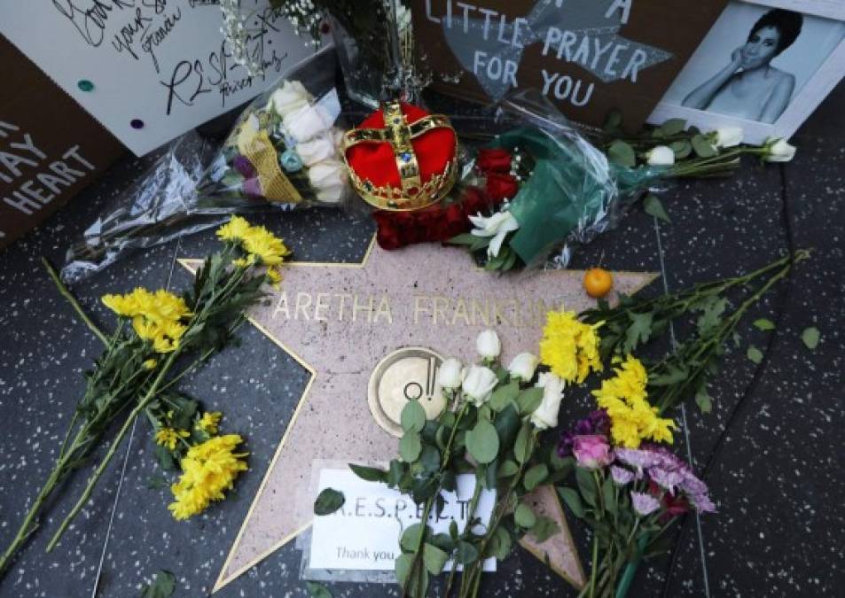 Fans rinden homenaje a Aretha Franklin, la Reina del Soul