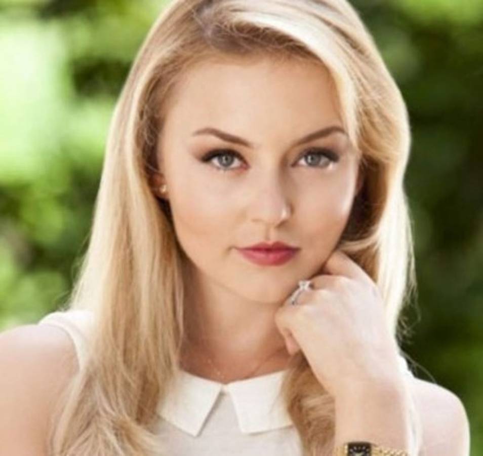 La actriz Angelique Boyer es víctima del huracán Patricia