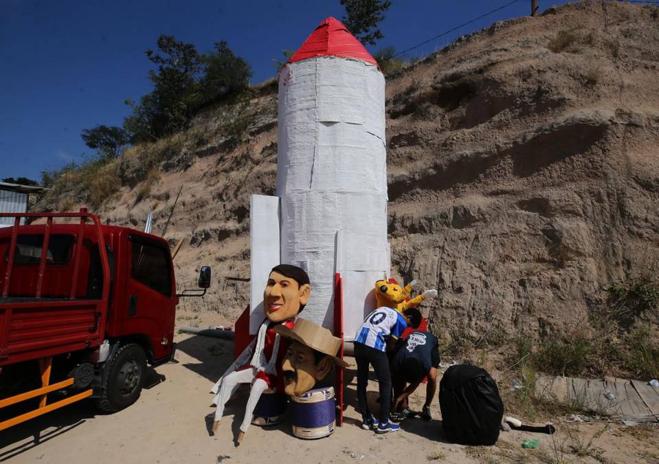 Barton, Xiomara Castro y un cohete, imponentes monigotes que arderán en salida al sur