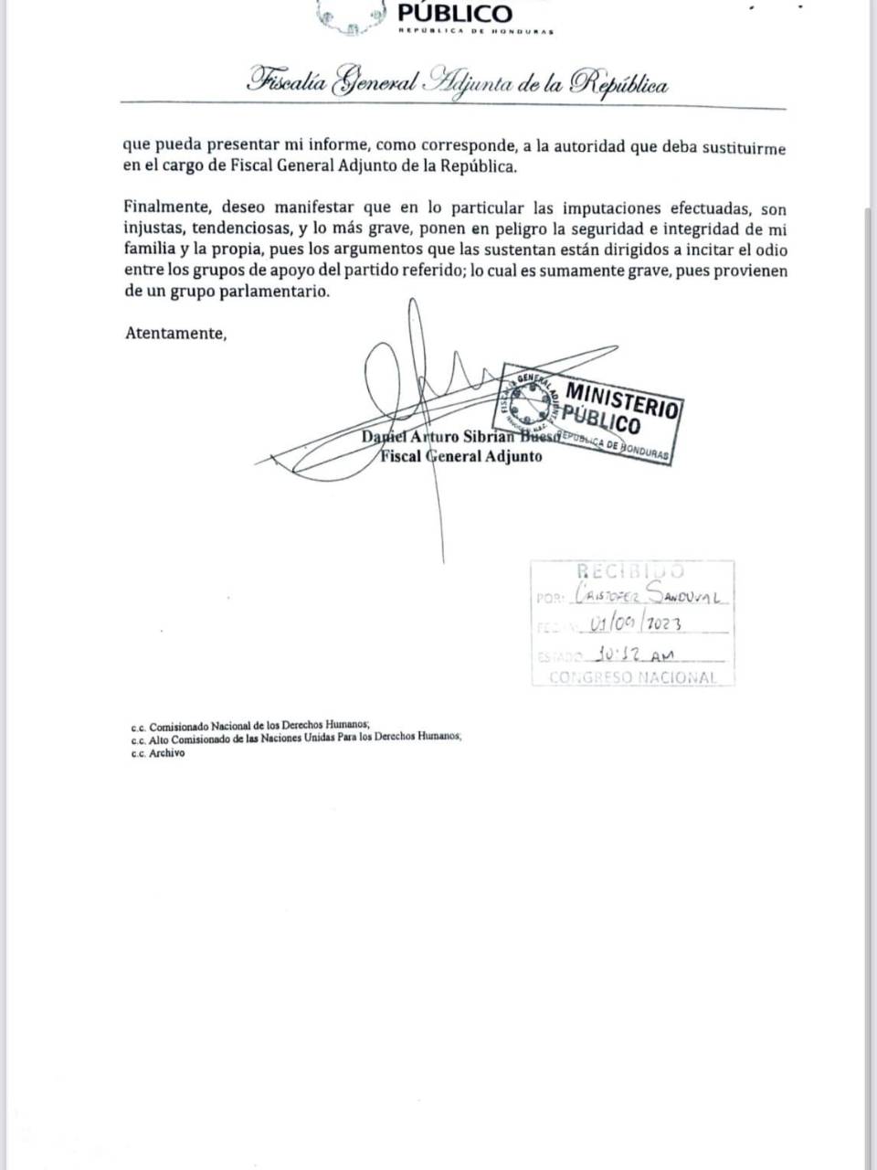 Daniel Sibrián Bueso presenta su carta de renuncia ante el Congreso Nacional