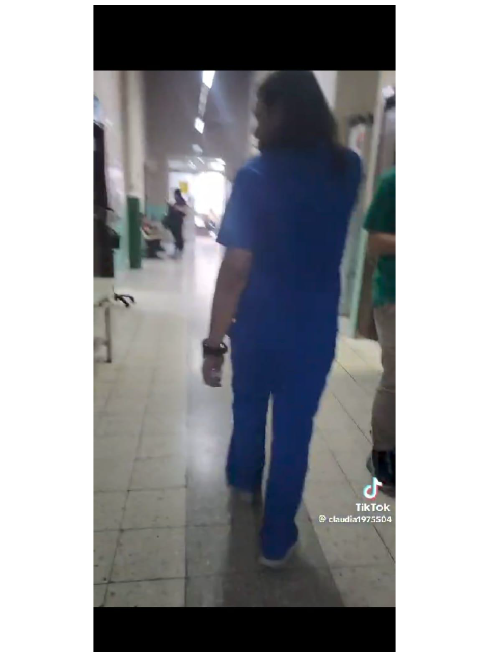 Manuel López, jefe de las Cíiper, le solicitó a la mujer que no lo grabara y que él iba realizar los exámenes, usurpando el trabajo de otra persona por falta de personal.