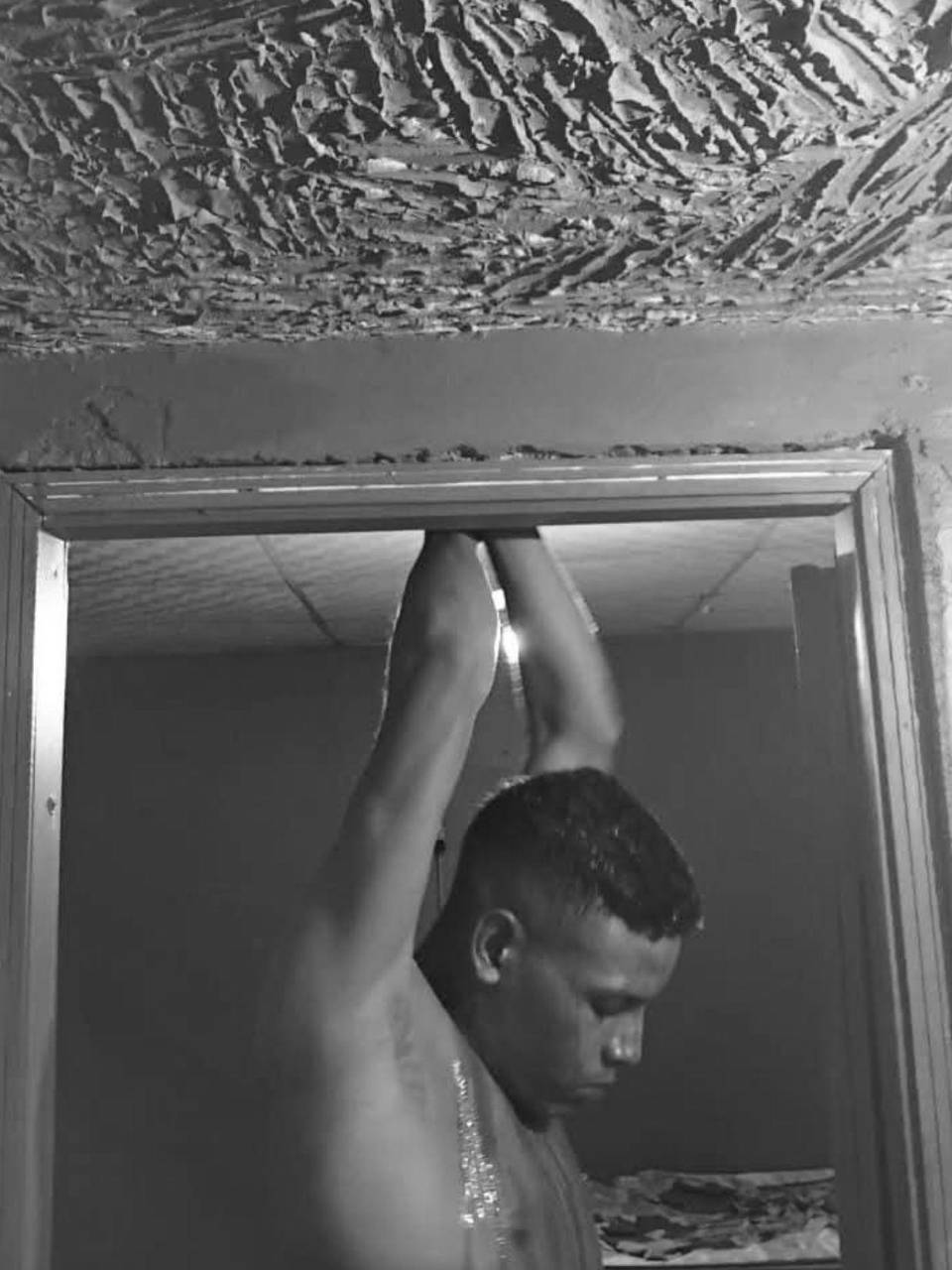 Estas fueron algunas de las imágenes que el joven envió a su familia simulando estar secuestrado.