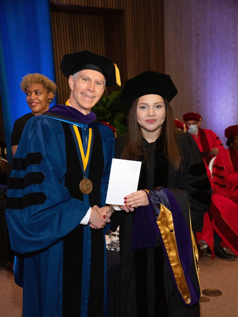 Recuerdo de su Doctorado en Jurisprudencia el día de su graduación.