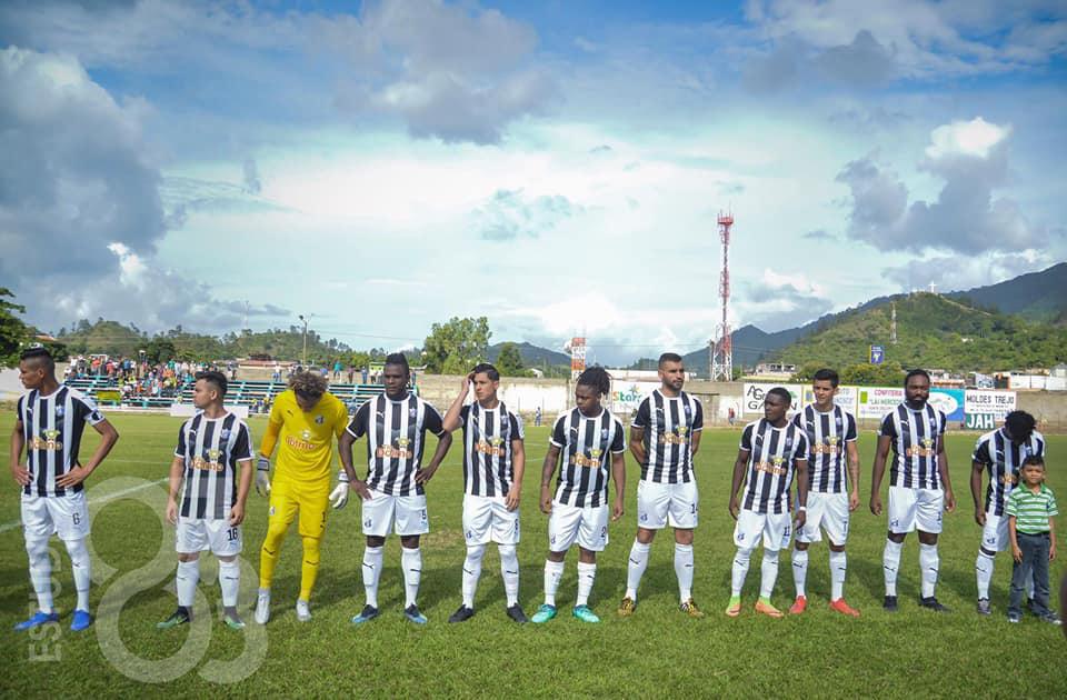 Fue campeón en el fútbol hondureño, regresó a su país y ahora trabaja como policía