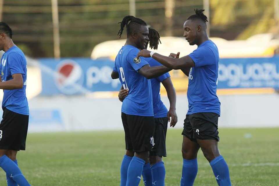 Fue campeón en el fútbol hondureño, regresó a su país y ahora trabaja como policía