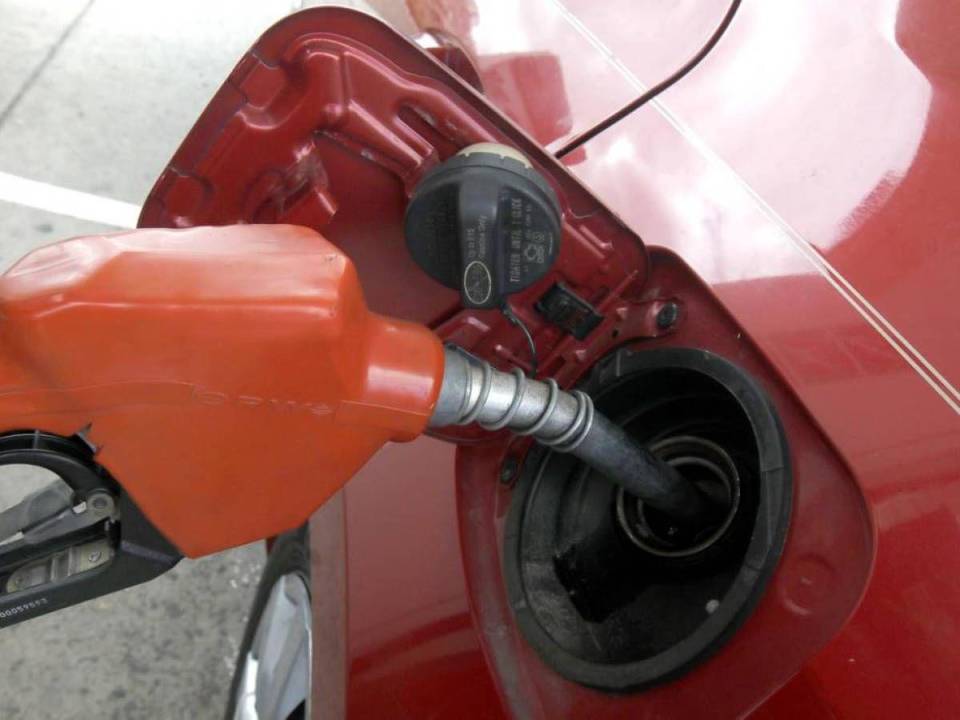 El galón de gasolina superior rebasó la barrera de 110 lempiras por galón en las estaciones de servicio de Tegucigalpa y Comayagüela.