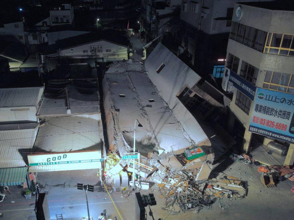 Un muerto y varios heridos deja fuerte terremoto en Taiwán