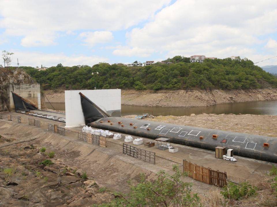 Las autoridades municipales anunciaron sanciones para quienes desperdicien agua en actividades no esenciales.