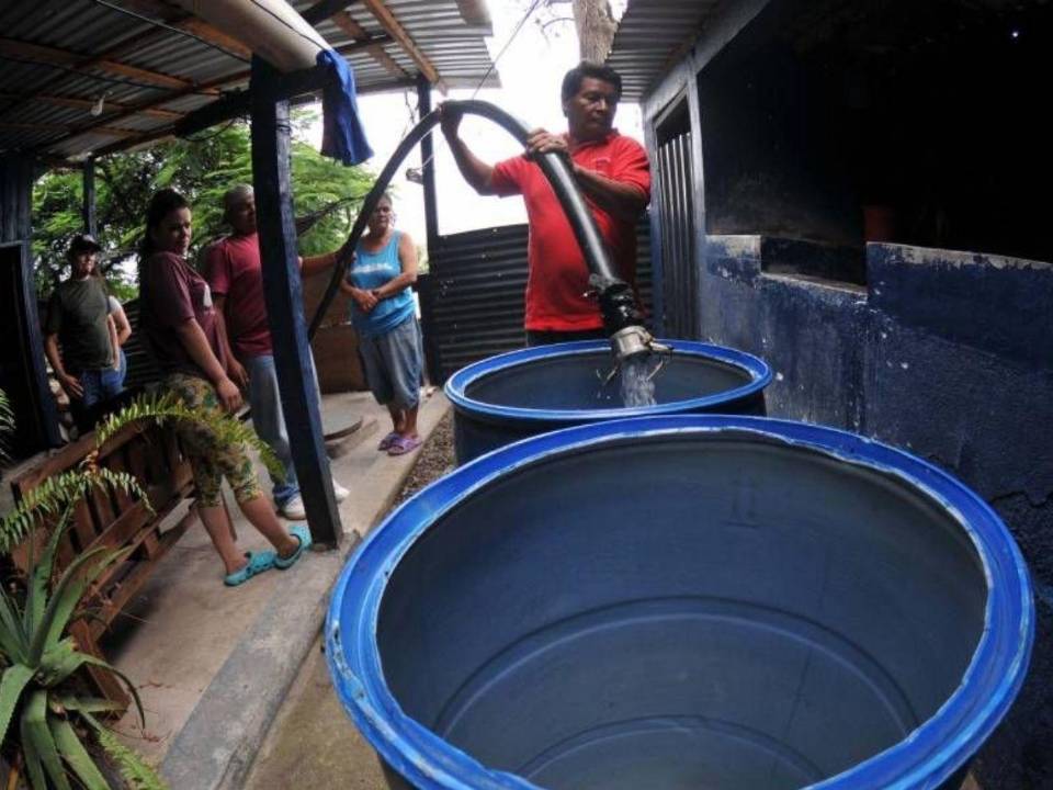 Desde el pasado 20 de septiembre, los capitalinos reciben el servicio de agua potable cada 12 días.