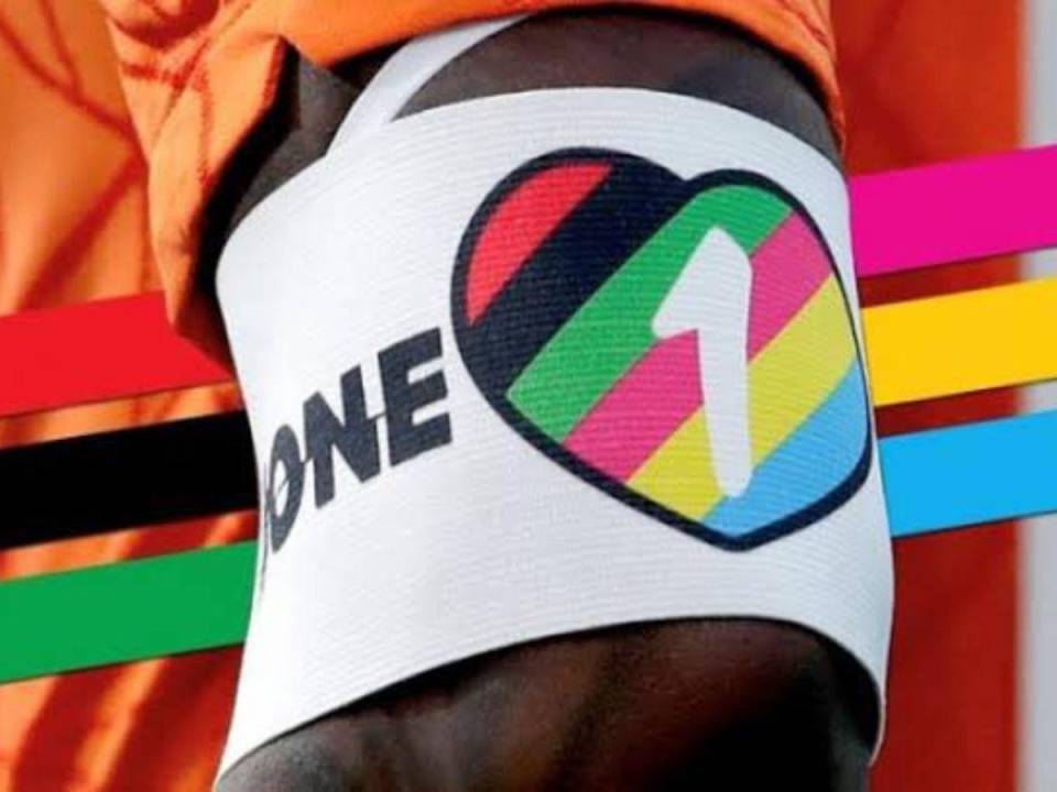 Siete selecciones europeas han renunciado en el Mundial de Qatar 2022 al brazalete inclusivo “One Love”, pero cómo surgió el brazalete y por qué ha sido tan polémico su significado. A continuación te contamos todos los detalles.