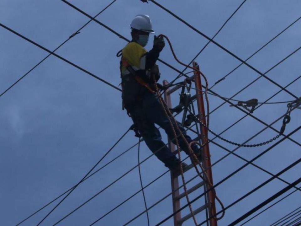 Lasautoridadess de la ENEE aseguran que las constantes interrupciones obedecen a problemas de generación y distribución de energía que fueron heredados por las pasadas administraciones.