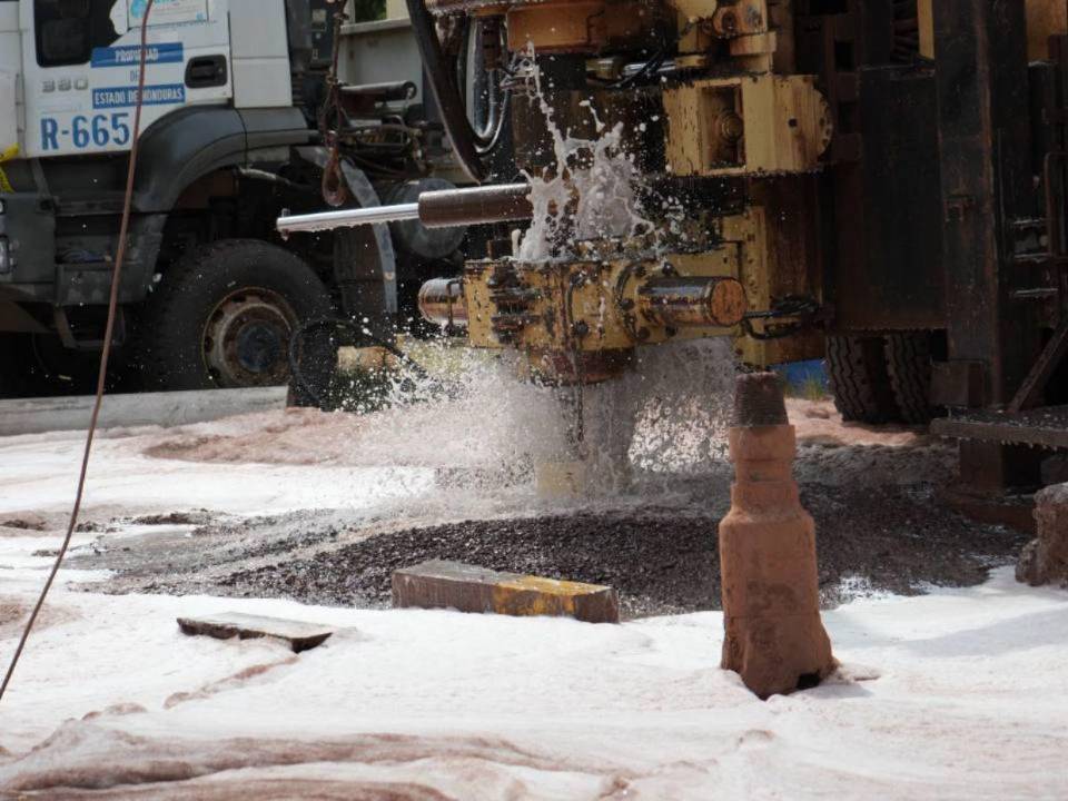 La comuna indicó que el hallazgo representa el primer resultado del plan de emergencia diseñado para incrementar la producción de agua potable.