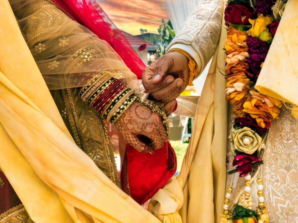 La edad legal para casarse en India es de 18 años, pero millones de niños son forzados a contraer matrimonio muy jóvenes, sobre todo en las zonas rurales.