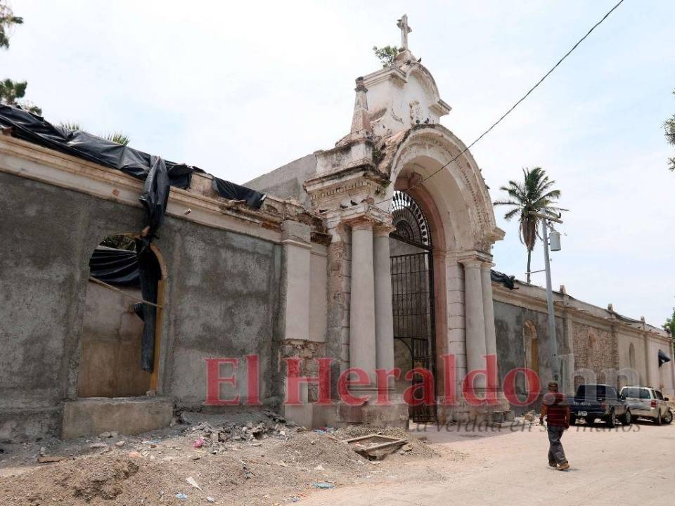 Trabajos de mejoras en el cementerio General llevan más de una semana paralizados. Esperan aprobación del Legislativo.