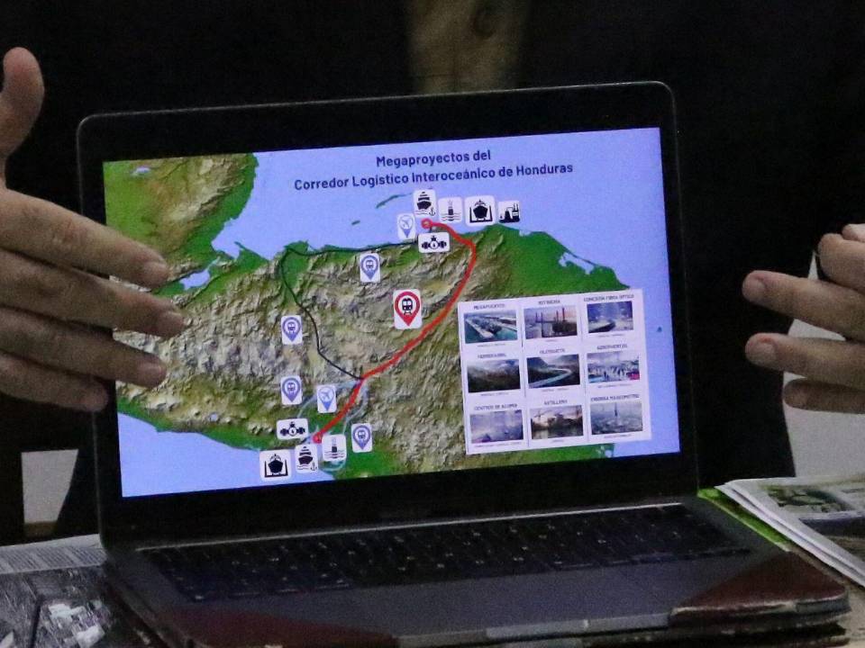 La construcción del canal o corredor interoceánico, según los expertos, tendría un costo aproximado a los 50 mil millones de dólares y su ejecución podría durar unos 20 años.