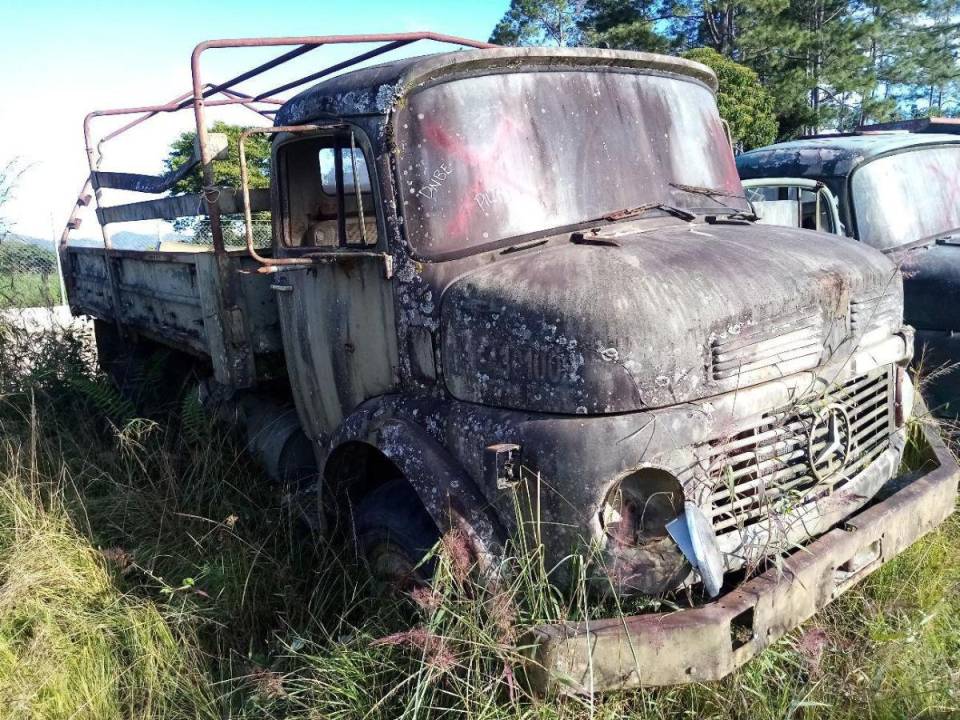 La subasta de carros chatarra de las Fuerzas Armadas se efectó en 2022. Muchas unidades iban motores y otra serie de repuestos, aunque Defensa dice que era equipo inservible.