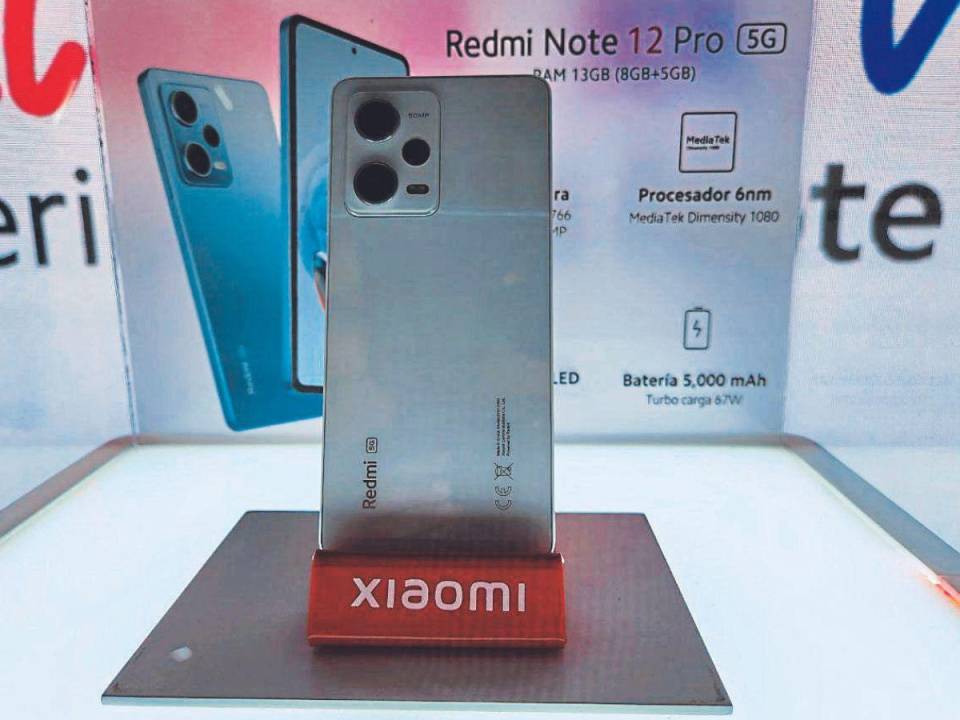 Bajo el lema “Celebra la vida”, la nueva serie Redmi Note 12 llega en mayo a Honduras. En la gráfica el teléfono insigne de la serie, el Note 12 Pro.