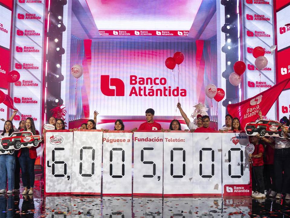 Banco Atlántida entregó L 6,005,000 a la Fundación Teletón, resultado de la solidaridad de miles de hondureños que se unieron a esta gran obra de amor.