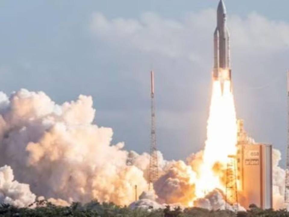 El cohete H2-A, que tenía previsto despegar de la isla sureña de Tangashima, transportaba también un satélite de investigación desarrollado junto a la NASA y la Agencia Espacial Europea.