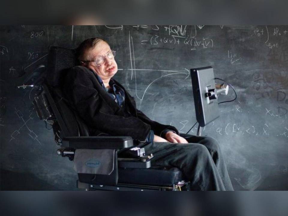 Steven Hawking fue un reconocido físico, astrofísico, cosmólogo y científico británico que siempre estuvo a la vanguardia en el tema tecnológico. Gracias a su vasto conocimiento el físico brindó algunas predicciones de lo que se podría esperar para los próximos años en relación a la tecnología y varios temas de interés internacional. A continuación te contamos algunas de las más preocupantes.