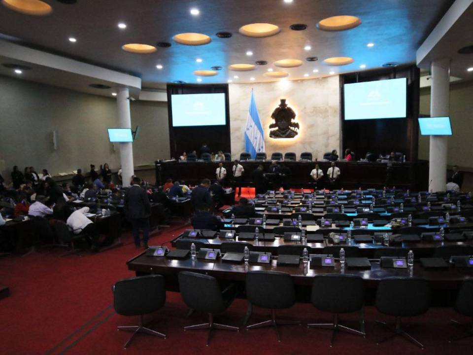 Más de 50 diputados del período 2022-2026 están garantizando su continuidad en el Congreso Nacional con los resultados de las elecciones generales 2025.