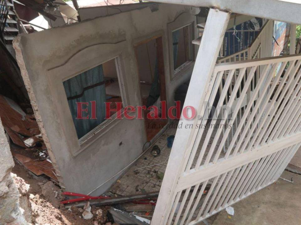 Familias evacuadas y al menos 10 viviendas afectadas: Los daños que provoca una falla geológica en la colonia Esperanza de Tegucigalpa