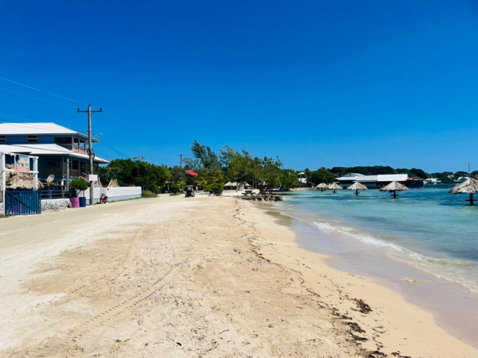 Estas son las bellas vistas que puedes encontrar en esta Semana Santa en Utila.