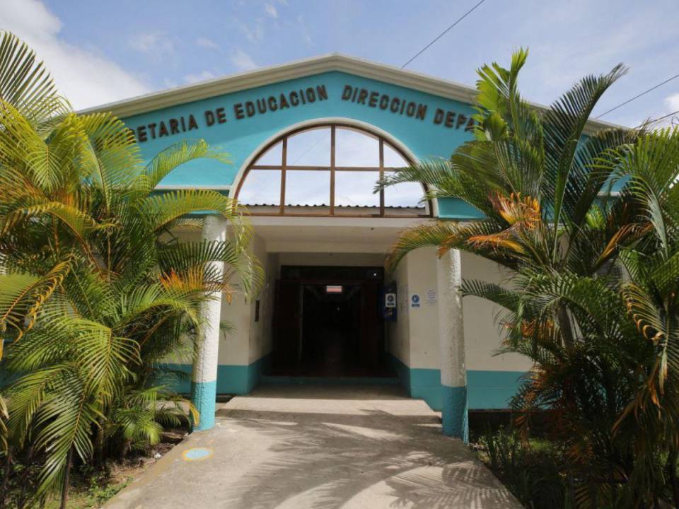 En la Departamental de Educación de Francisco Morazán aseguran que están trabajando para que los profesores reciban sus pagos.