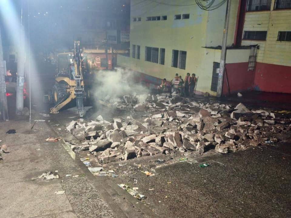 Las labores de bacheo se extendieron a 20 puntos de la capital, incluyendo zonas residenciales, vías principales y áreas del centro histórico con alto flujo vehicular.