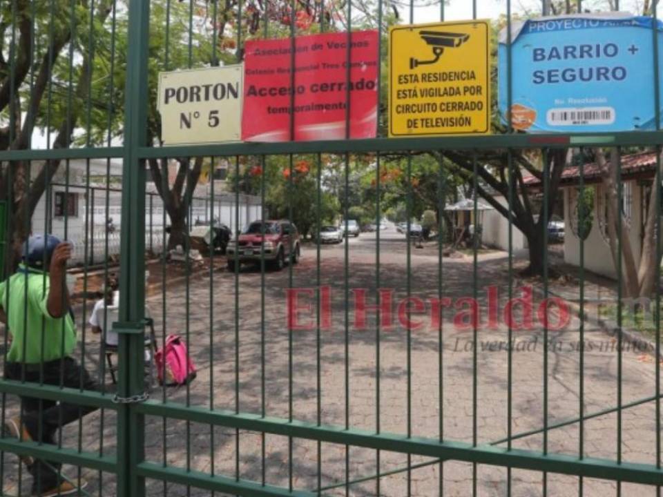 Las medidas de seguridad en los barrios seguros no limitan la libre circulación de los capitalinos ajenos al sector.