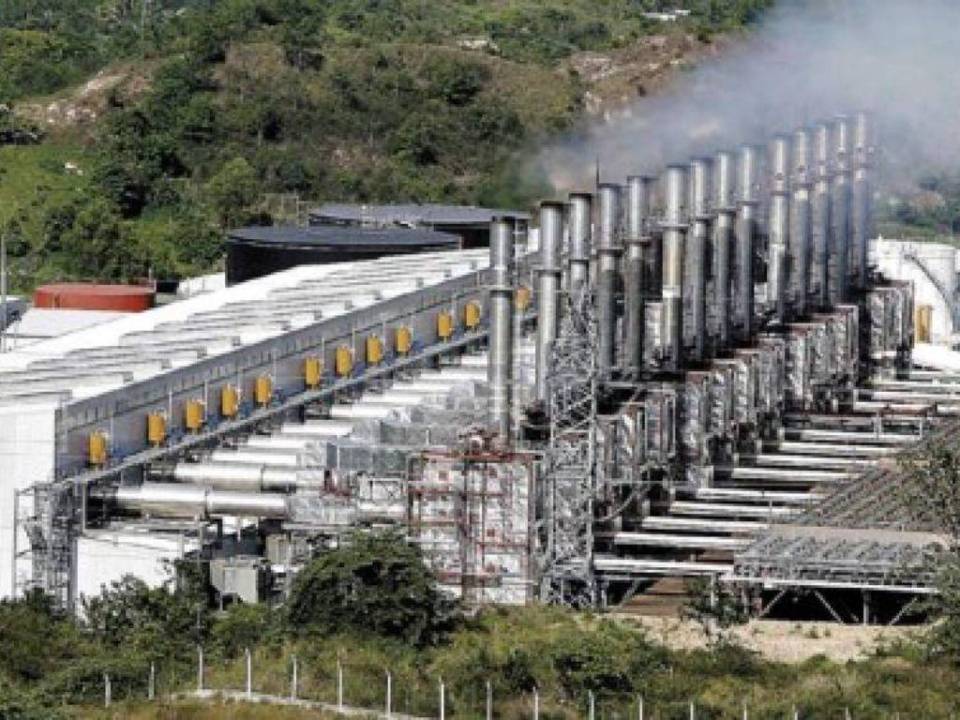 A través de una cadena nacional, el gerente interino de la Empresa Nacional de Energía Eléctrica (ENEE), Erick Tejeda informó que cuenta con la facultad de expropiar plantas términcas para afrontar la crisis enérgetica del país.