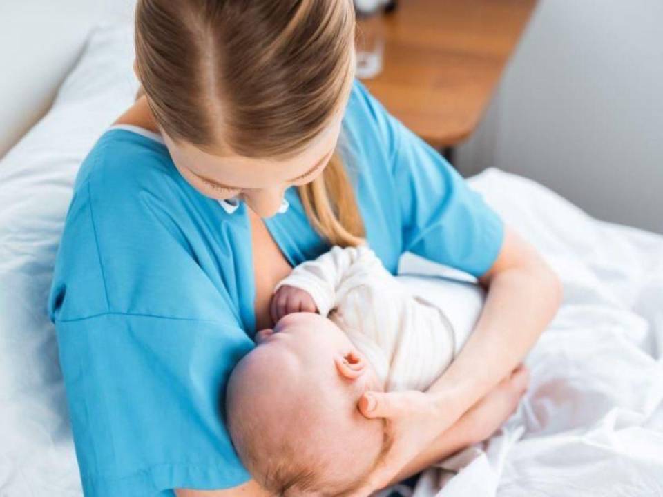 La investigación observó a los bebés nacidos en 48 estados y Washington, D.C. entre 2016 y 2018. Amplía a estudios más pequeños que habían encontrado una reducción en las muertes de un 19 a un 26 por ciento.