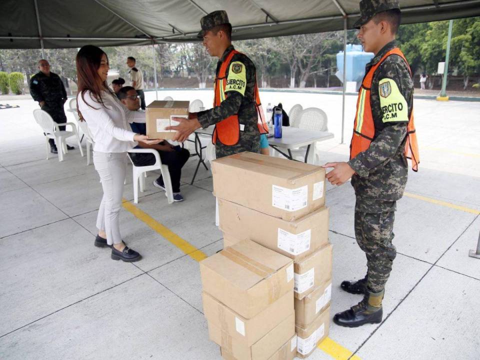 En el Campo de Parada Marte se están recibiendo los donativos y también en las instalaciones de la UNAH.