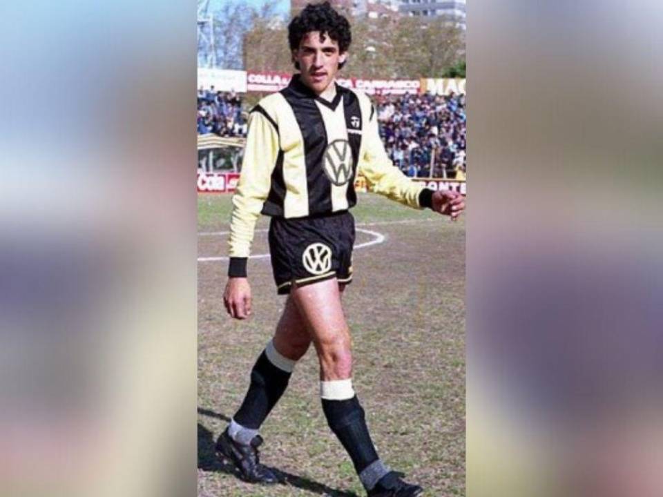 Exgoleador de Olimpia y Motagua, comentarista de deportes y entrenador: Así es la vida del uruguayo Álvaro Izquierdo