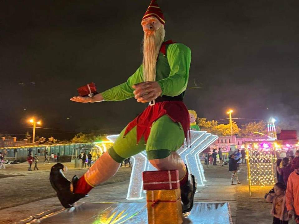 Durante estos días, las chimeneas estarán en exhibición en la Plaza Navideña, donde las personas se podrán tomar fotografías.