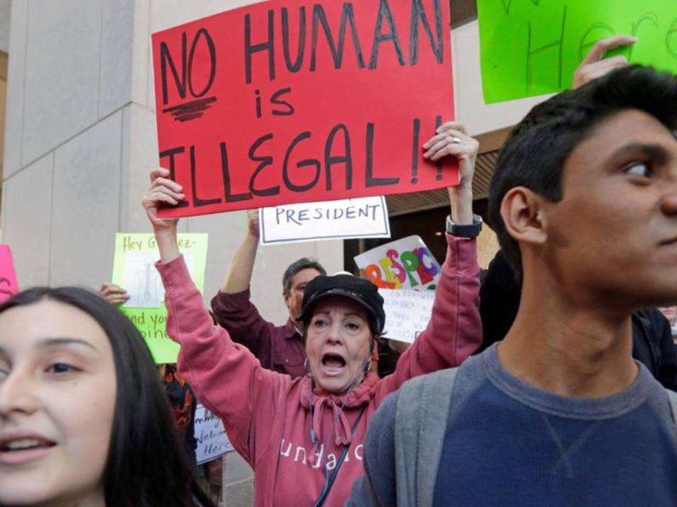 Los migrantes salieron a protestar contra las nuevas normativas en Florida.