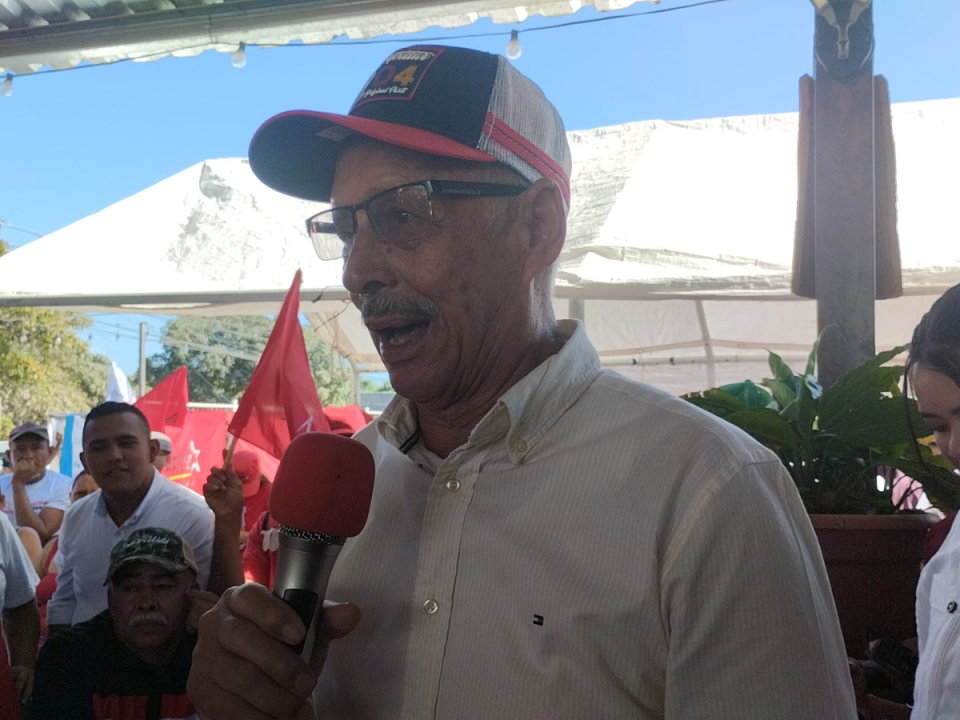 El alcalde de Cane, Francisco Bustillo forma parte de los 30 ediles afines a Erick Mejía que a inicios del año se reunieron con el coordinador de Libre, “Mel” Zelaya .