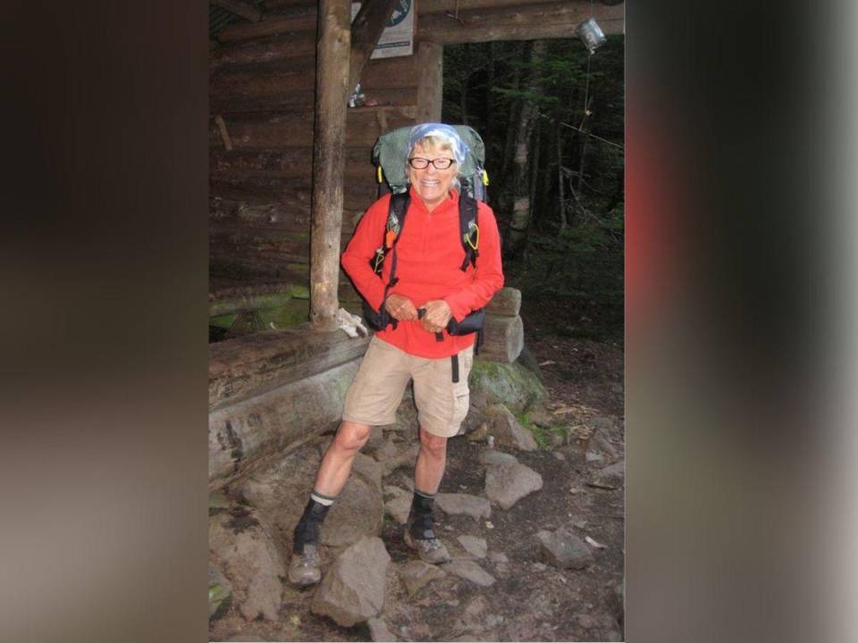 Geraldine Largay, de 66 años de edad, se perdió en los bosques Apalaches de la región de Maine durante más de 20 días, pero su cuerpo fue hallado dos años después. Antes de morir dejó una nota en su diario en la que le pedía a las personas que cuando la encontraran le avisaran a su hija y a su esposo.