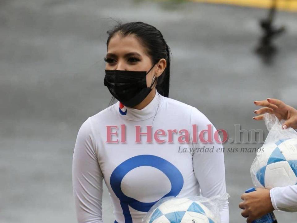 Hermosas mujeres adornan la final de ida entre Motagua y Real España