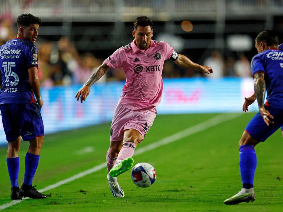 El partido parecía dirigirse a la tanda de penales cuando Messi provocó una falta al borde del área.