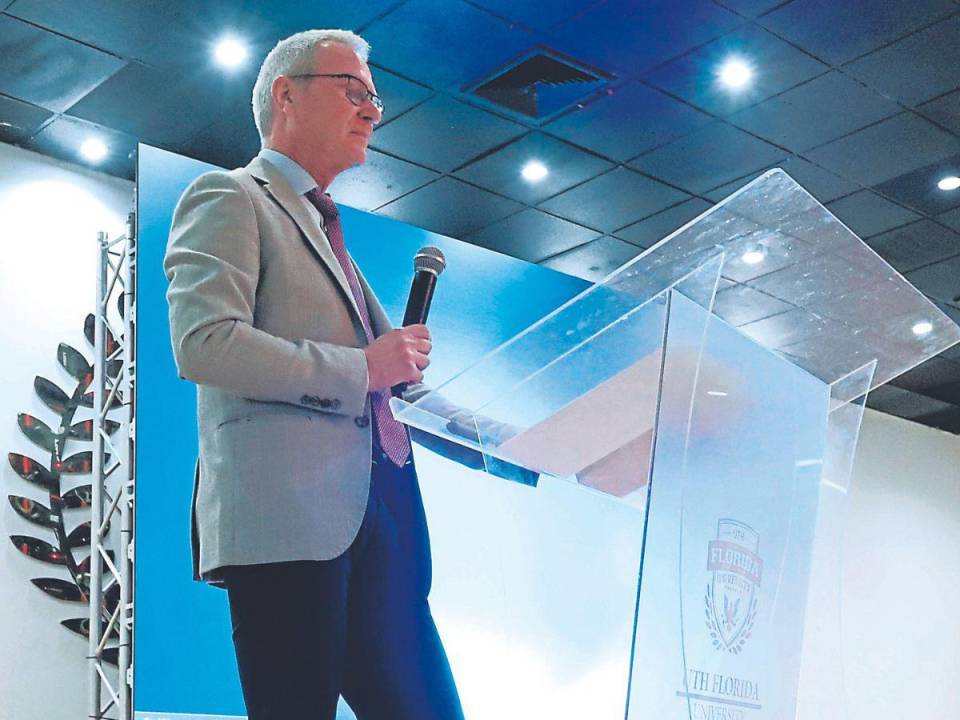 Paolo Pellegrino ofreció una conferencia en San Pedro Sula.