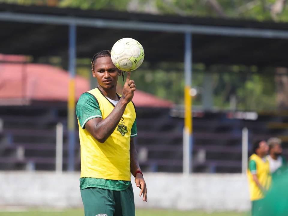 El delantero hondureño Georgie Welcome sigue vigente en el fútbol de la segunda división.